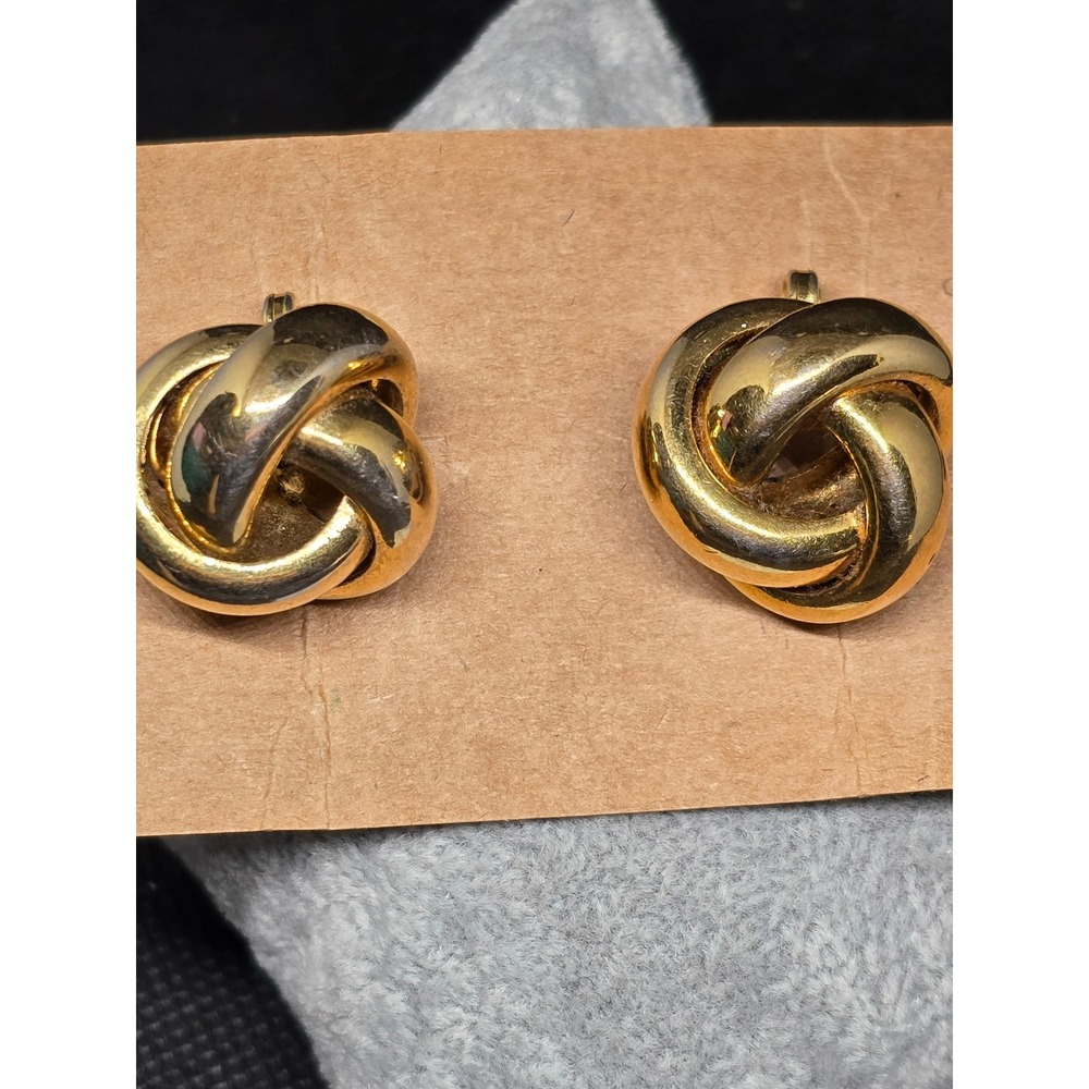 Vintage Monet Gold Tone Love Knot Clip On Earrings‎ Classic Polished Jewelry